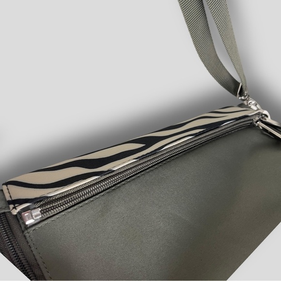 Ganz Beyond A Bag , 3 Sacs in One | Color: Green Blue  | Size: 3 Sacs in 1 - Picture 4 of 16